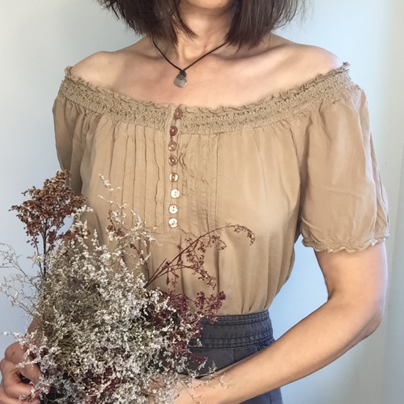 Vintage Tan Blouse - Picture 2 of 7